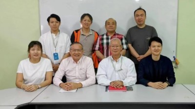 《南洋商报》与中企合作 连续上五年 华仁中学引进AI课程